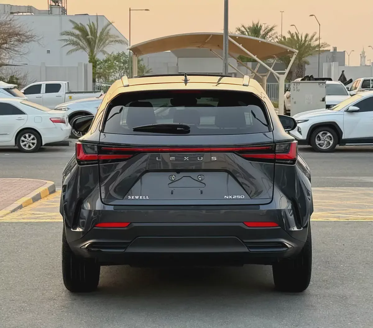 LEXUS - NX250 - 2025 - PREMIUM - V4 - 2,5L - BY TURBO - AMERICAN SPECS VERY GOOD CONDITION-5-5
