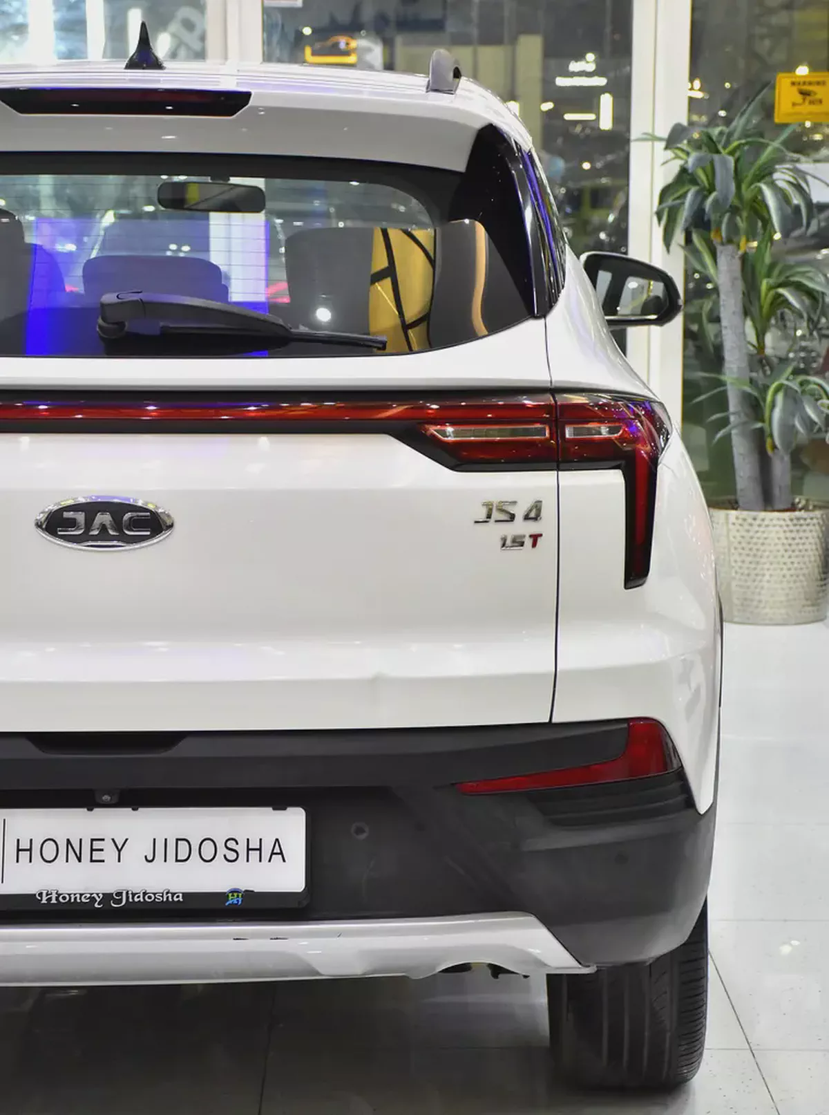 AED 436 EMi for 5Yrs | JAC JS4 1.5T ( 2023 Model ) in White Color GCC Specs-8-8