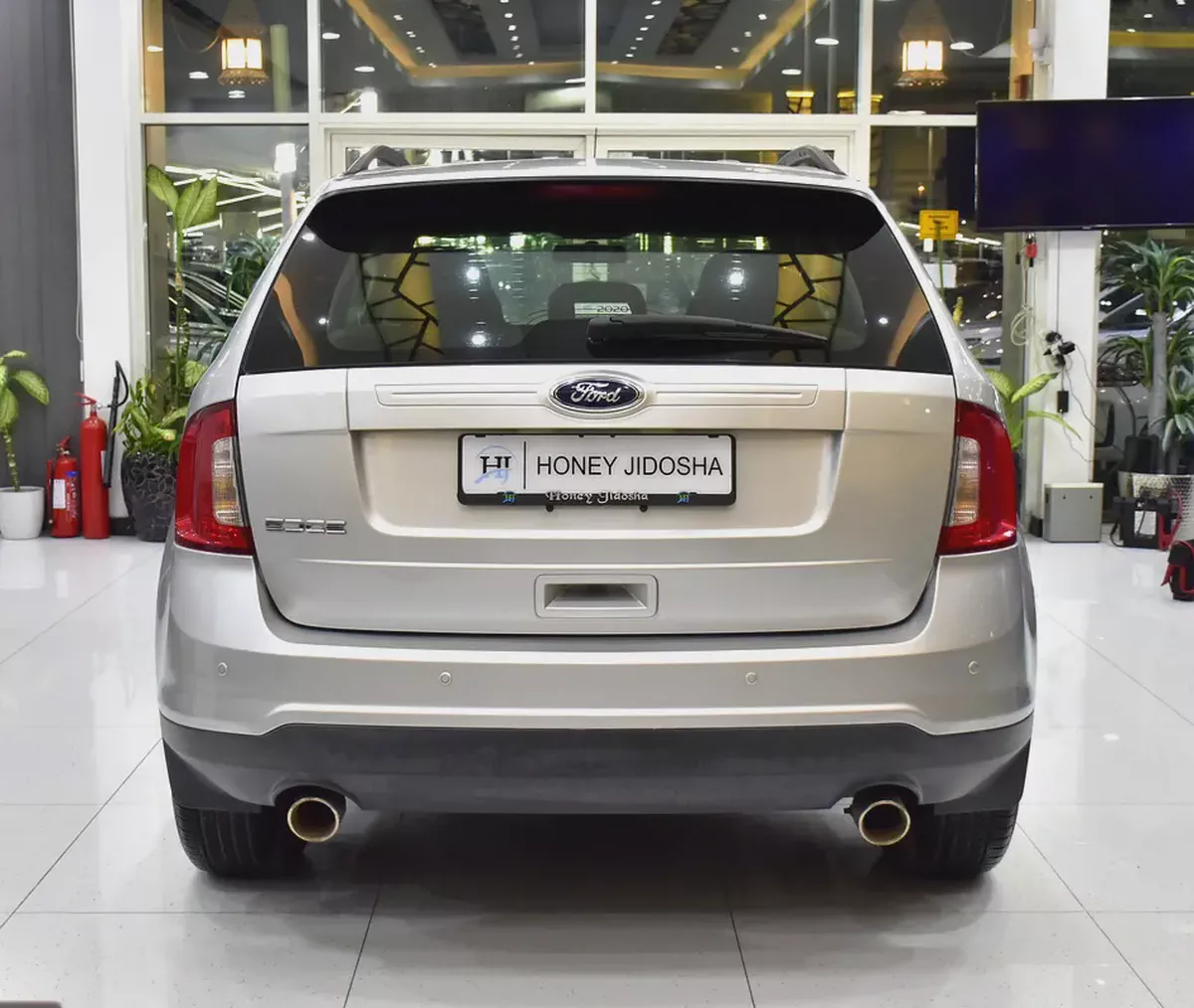 EXCELLENT DEAL for our Ford Edge ( 2014 Model ) in Silver Color GCC Specs-4-4
