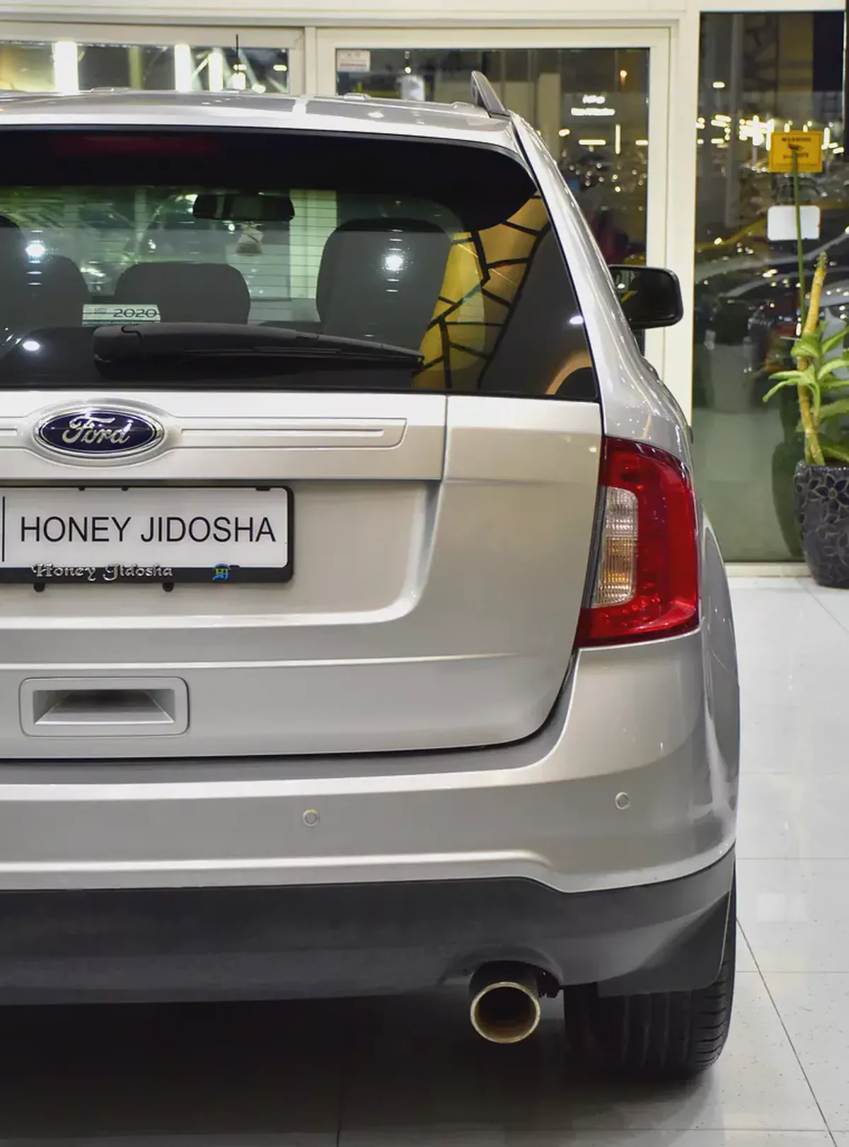 EXCELLENT DEAL for our Ford Edge ( 2014 Model ) in Silver Color GCC Specs-8-8