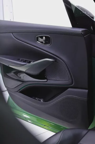 Aston Martin DBX 707 SPECIAL Q SPEC + CARBON INT/EXT SAME AS NEW-16