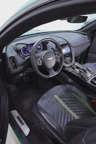 Aston Martin DBX 707 SPECIAL Q SPEC + CARBON INT/EXT SAME AS NEW-4