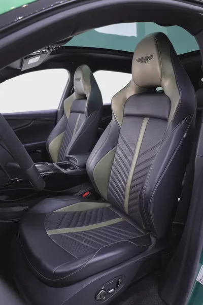 Aston Martin DBX 707 SPECIAL Q SPEC + CARBON INT/EXT SAME AS NEW-6