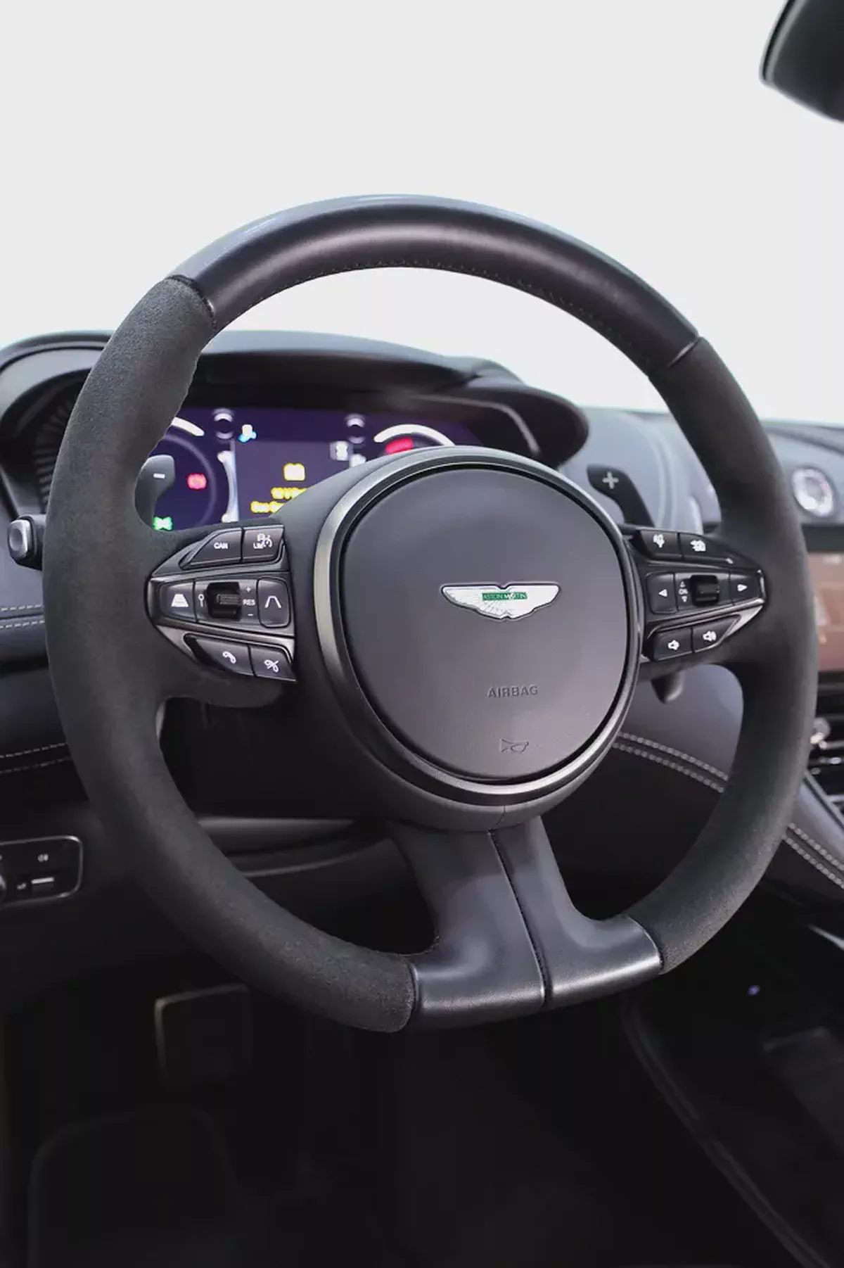 Aston Martin DBX 707 SPECIAL Q SPEC + CARBON INT/EXT SAME AS NEW-18-18