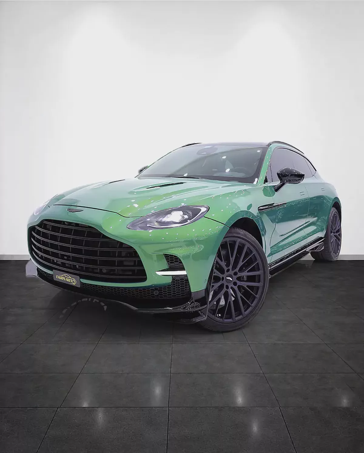 Aston Martin DBX 707 SPECIAL Q SPEC + CARBON INT/EXT SAME AS NEW
