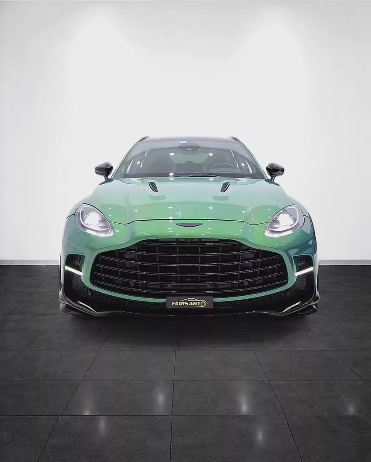 Aston Martin DBX 707 SPECIAL Q SPEC + CARBON INT/EXT SAME AS NEW-1-1