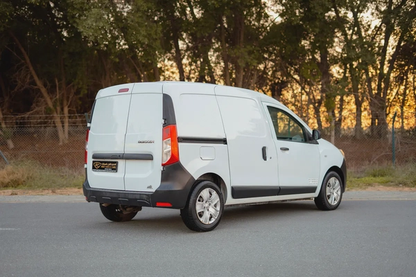 Renault Dokker Delivery Van | GCC Specs | Ref#R32405