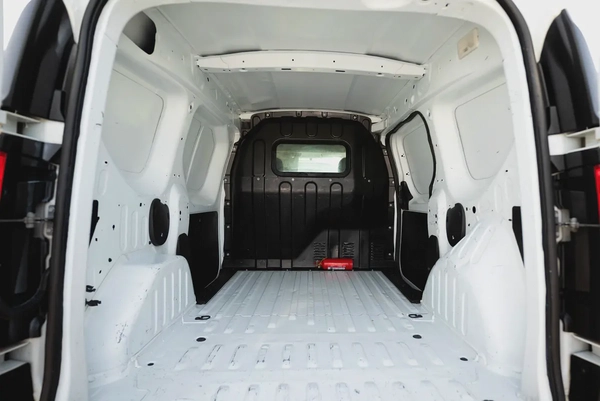 Renault Dokker Delivery Van | GCC Specs | Ref#R32405