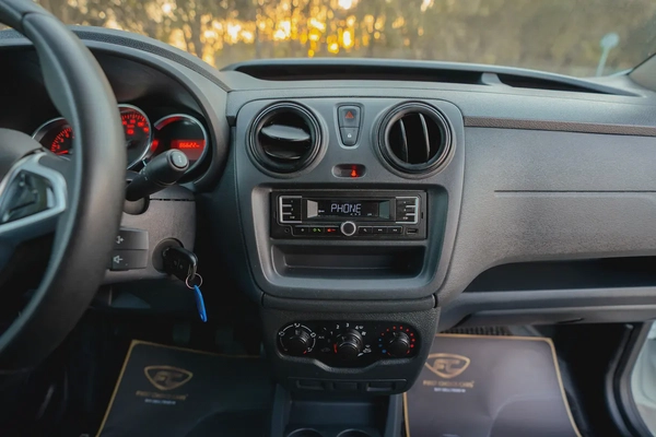 Renault Dokker Delivery Van | GCC Specs | Ref#R32405