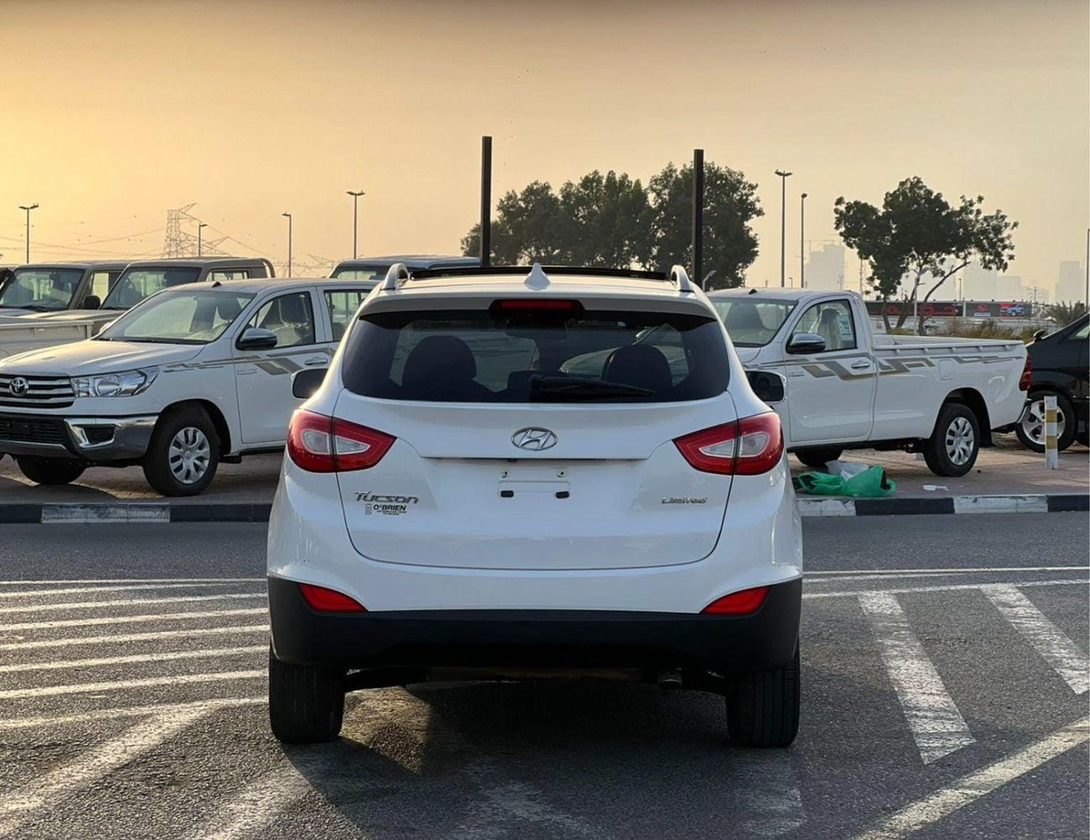 Hyundai Tucson 2014 Hyundai Tucson Limited 2.4L V4 - Rear Camera - panoramic sunroof - Leather Seats-6-0