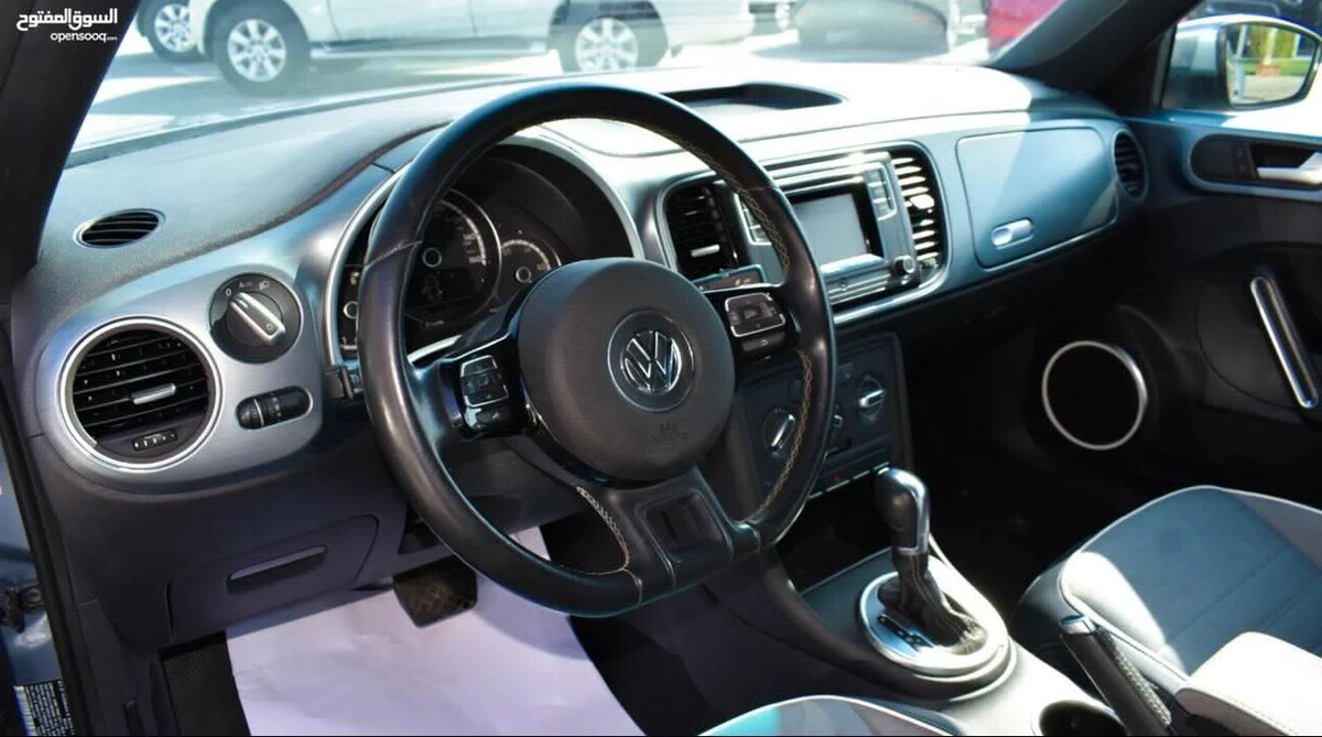 Volkswagen Beetle Convertible-5-5