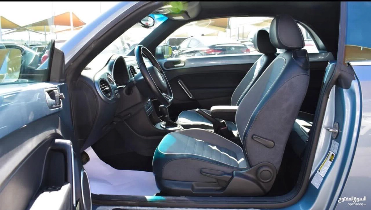 Volkswagen Beetle Convertible-4-4