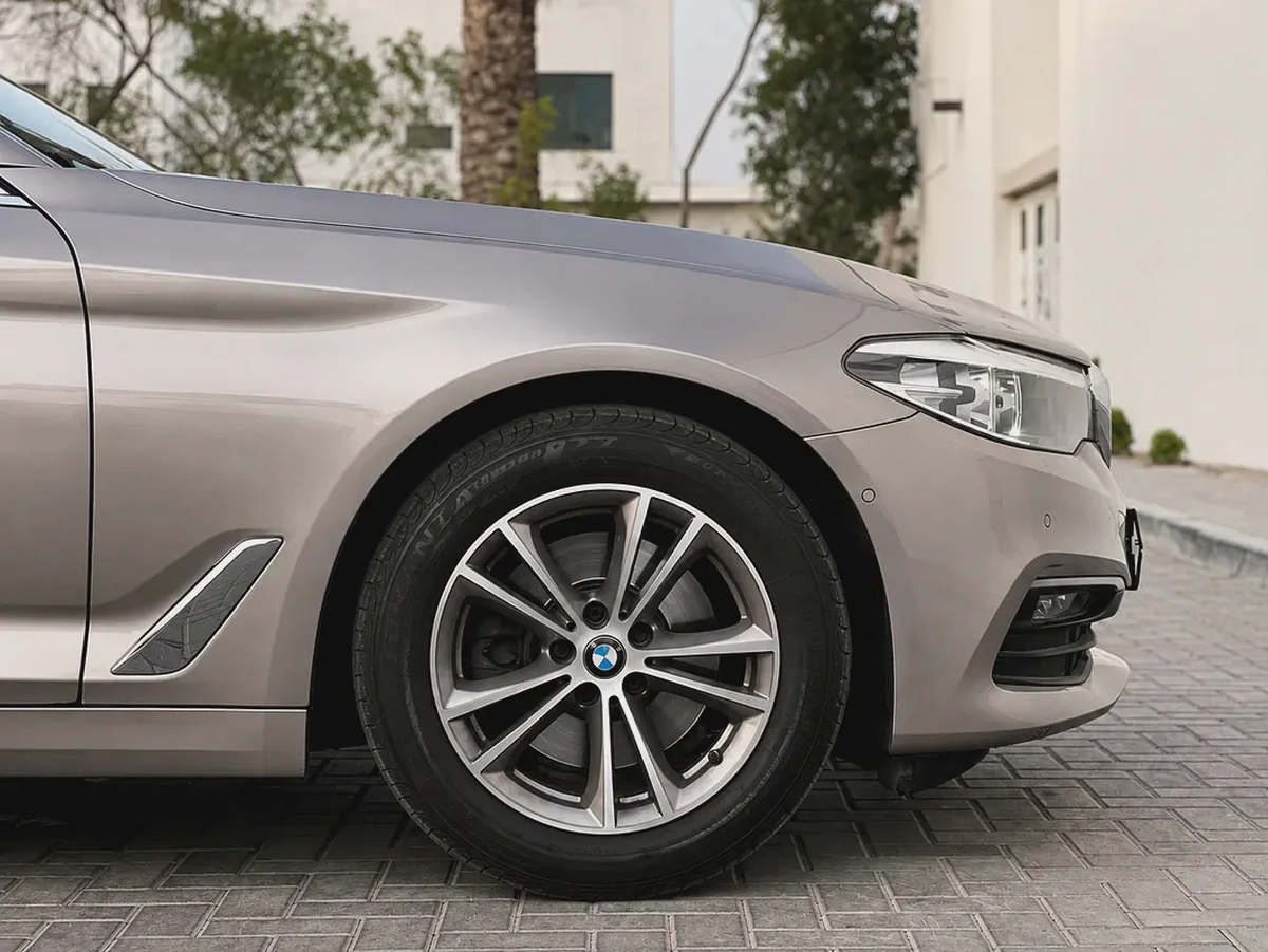 BMW 5-Series 520i Exclusive 2020 | GCC Specs | Low Mileage-9-9