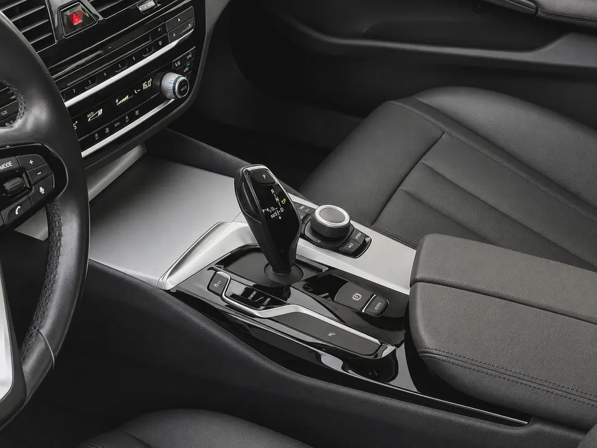 BMW 5-Series 520i Exclusive 2020 | GCC Specs | Low Mileage-10-10