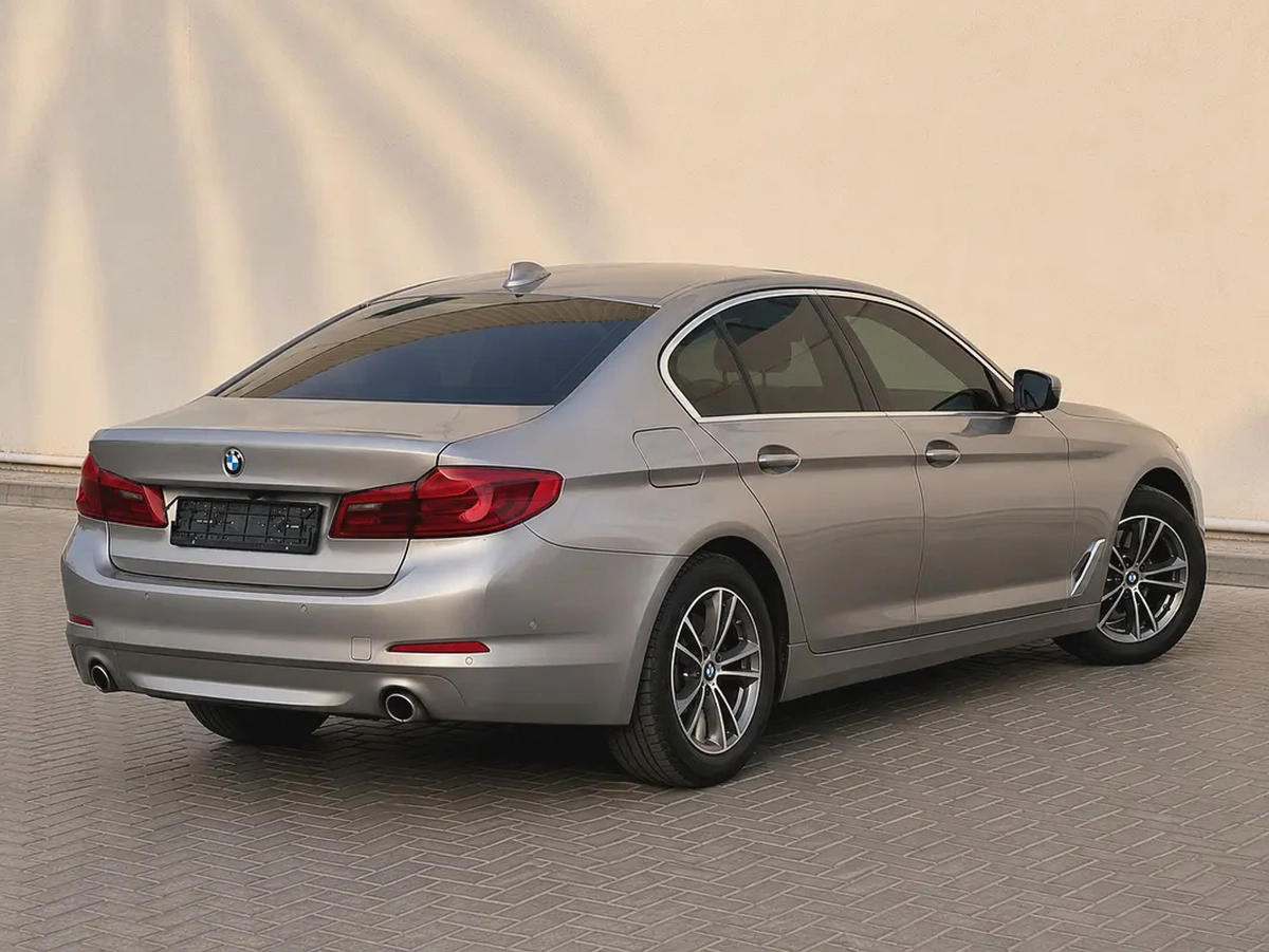 BMW 5-Series 520i Exclusive 2020 | GCC Specs | Low Mileage-2-2