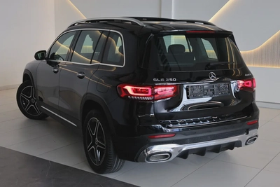 2023 Mercedes-Benz GLB 250 4MATIC | GCC Specs | Low Mileage 46000km-UNDER WARRANTY  SERVICE-3