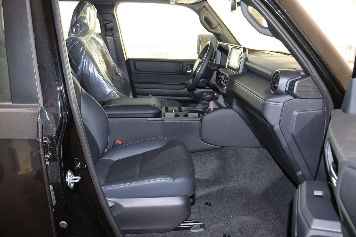 Toyota Prado VXR TOYOTA PRADO / 2.7L V4 PETROL / LETHER WITH DRIVER PWR SEAT / Only for Africa Special Price-8-0