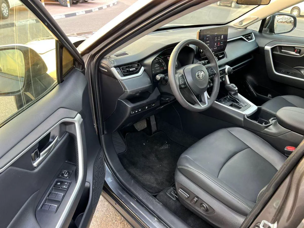 Toyota RAV4 XLE 2023 Toyota RAV4 Full Option - 2.5 V4 - Big Screen & Radar Sensor - Trunk Auto Push Star-9-0