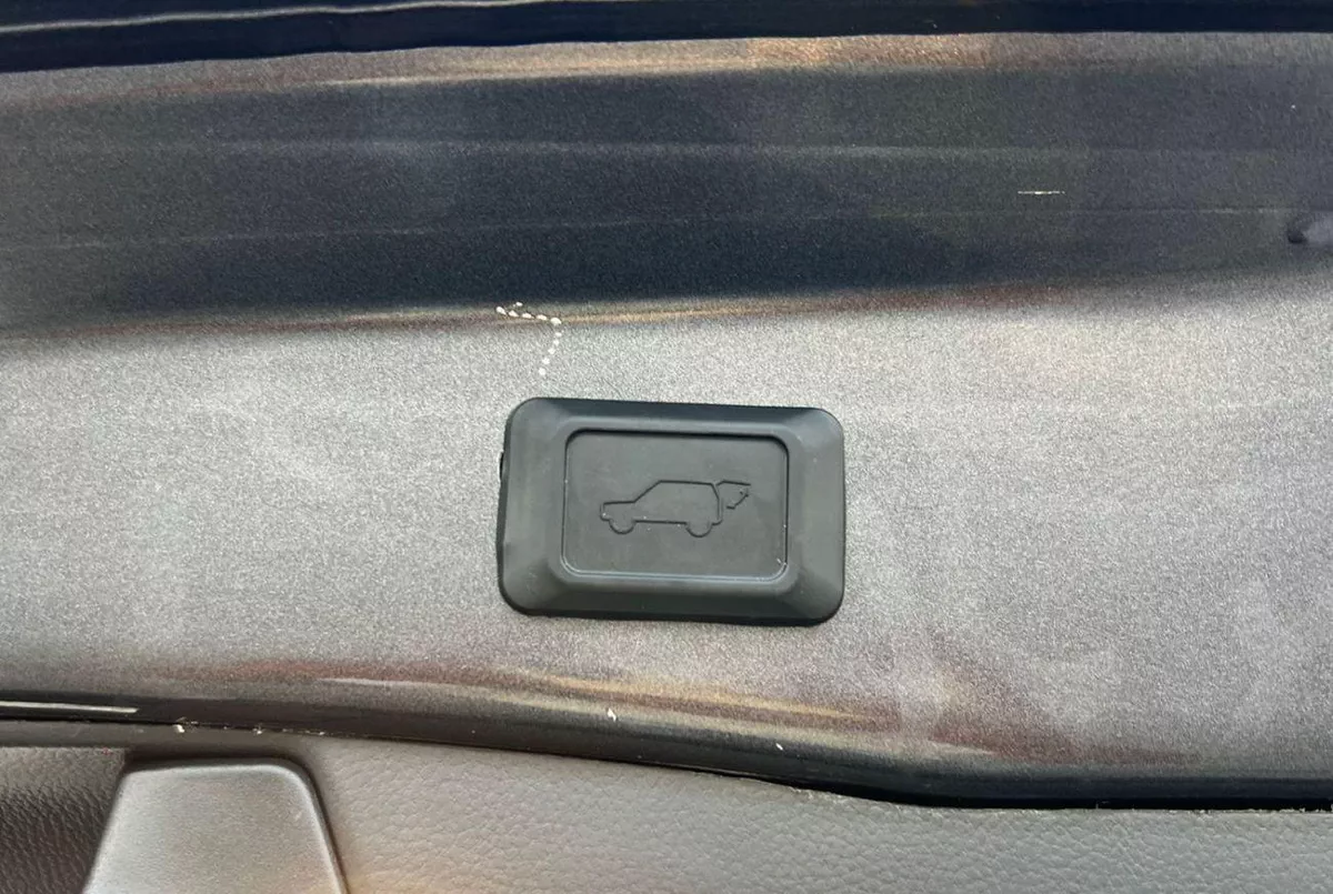 Toyota RAV4 XLE 2023 Toyota RAV4 Full Option - 2.5 V4 - Big Screen & Radar Sensor - Trunk Auto Push Star-17-0