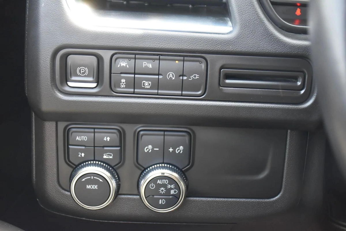 GMC YUKON SLT 2022 | WHITE-8-8