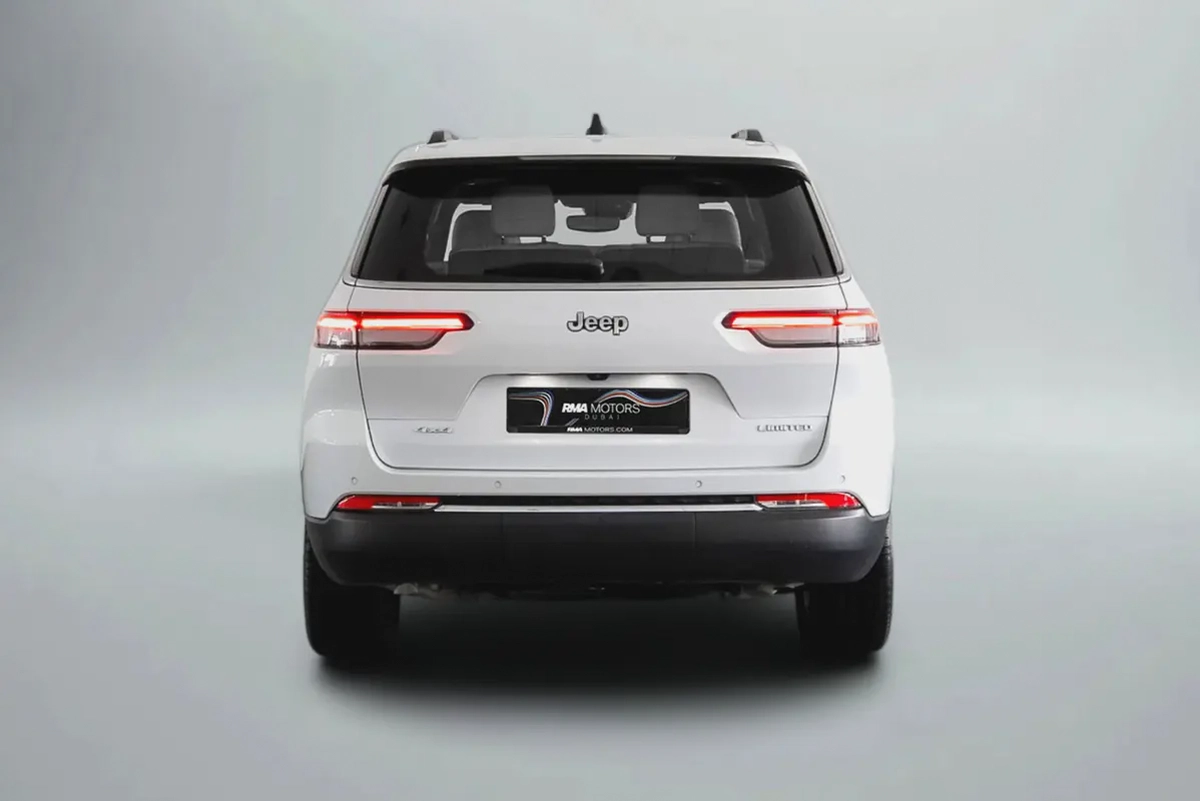2,853 AED / 60 months | 0% DP | 2023 Jeep Grand Cherokee Limited L / Full Service History-3-3