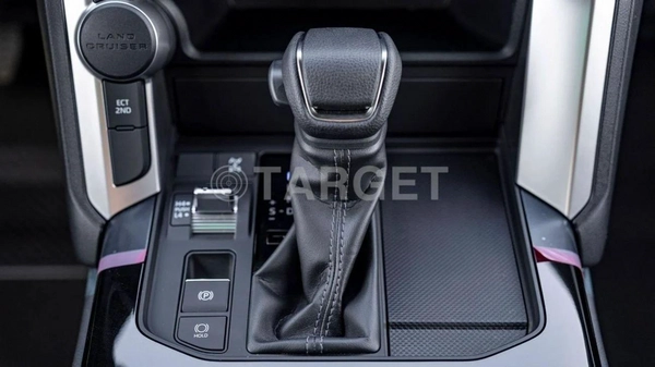 Toyota Land Cruiser GXR 4.0L PETROL