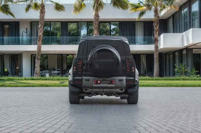 7,442 P.M |  Defender 110 X-Dynamic | 0% Downpayment | Land Rover Warranty!-4