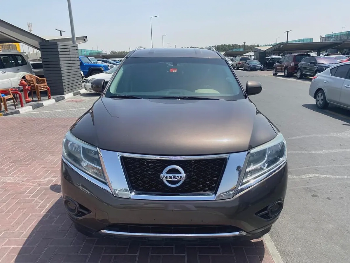 Nissan pathfinder 2016 brown color GCC calen car-3-3