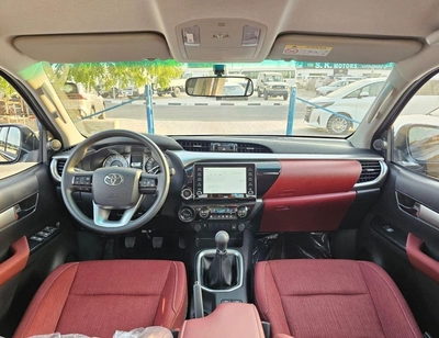 Toyota Hilux SR5 WIDE BODY DOUBLE CABIN || FULL OPTION  | PUSH START| WITHOUT DIFF-LOCK | PETROL M/T 2.7L V4 4WD-16