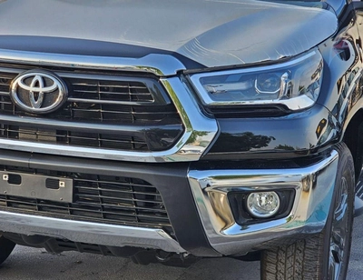 Toyota Hilux SR5 WIDE BODY DOUBLE CABIN || FULL OPTION  | PUSH START| WITHOUT DIFF-LOCK | PETROL M/T 2.7L V4 4WD-8