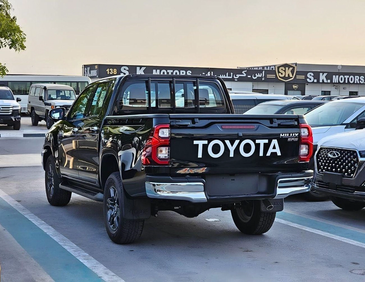 Toyota Hilux SR5 WIDE BODY DOUBLE CABIN || FULL OPTION  | PUSH START| WITHOUT DIFF-LOCK | PETROL M/T 2.7L V4 4WD-3-0