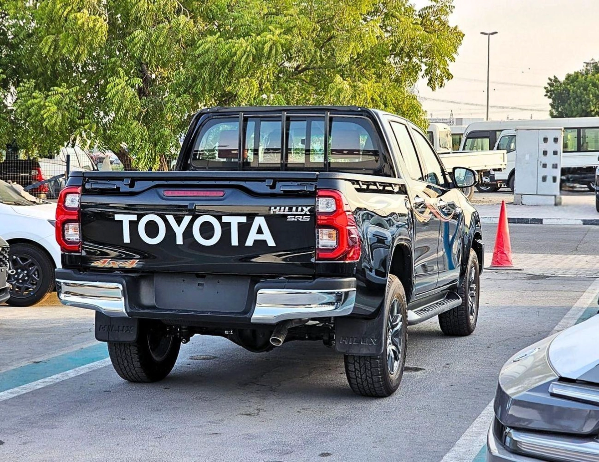 Toyota Hilux SR5 WIDE BODY DOUBLE CABIN || FULL OPTION  | PUSH START| WITHOUT DIFF-LOCK | PETROL M/T 2.7L V4 4WD-4-0