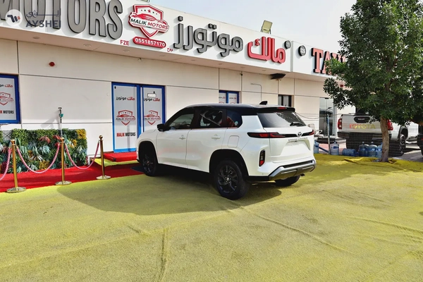 1600 EMI ON 0% DOWNPAYMENT AVAILABLE ON CASH OR BANK FINANCE 2024 TOYOTA URBAN CRUISER