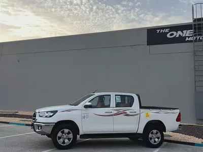 Toyota Hilux Double Cab DLS 2025 GCC Specs - Brand New-2