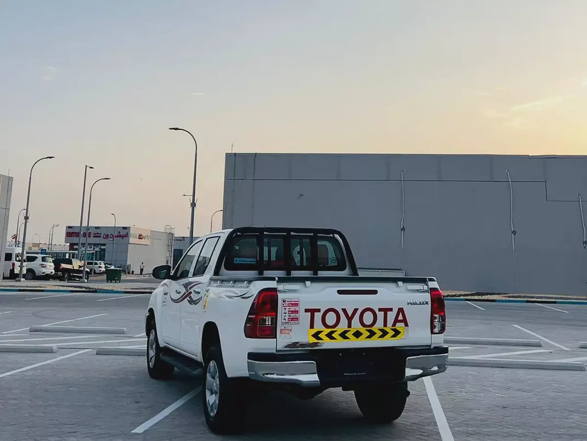 Toyota Hilux Double Cab DLS 2025 GCC Specs - Brand New-14-14