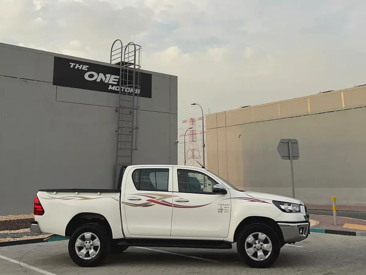 Toyota Hilux Double Cab DLS 2025 GCC Specs - Brand New-6-6