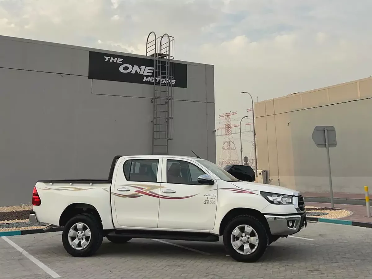 Toyota Hilux Double Cab DLS 2025 GCC Specs - Brand New-7-7
