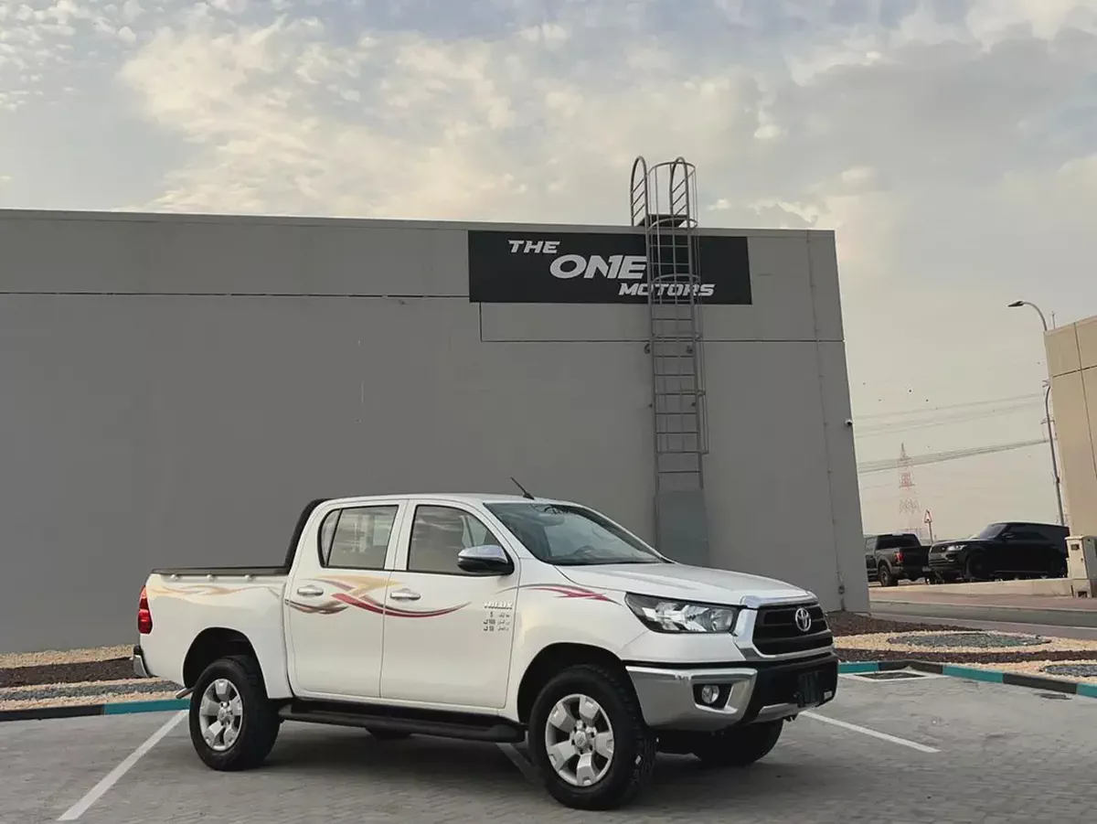 Toyota Hilux Double Cab DLS 2025 GCC Specs - Brand New-8-8