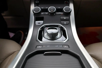 Land Rover Range Rover Velar P250 SE - Model 2019 - GCC Specs-13