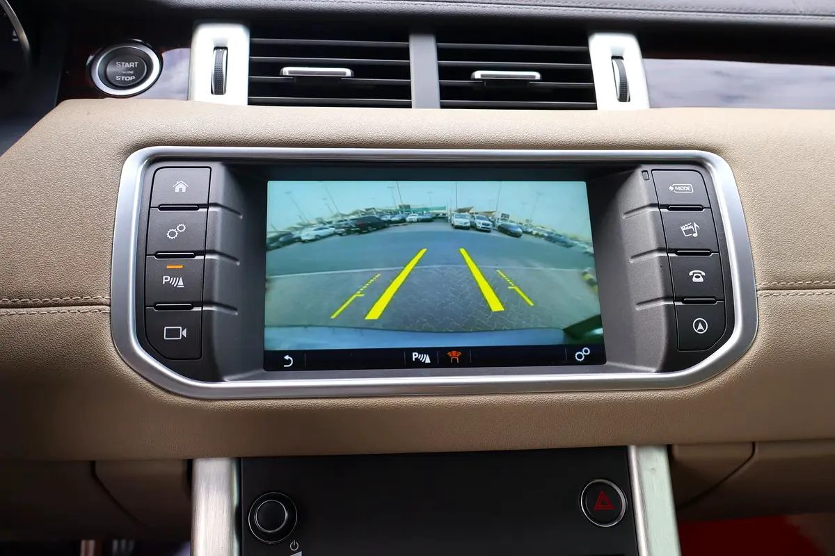Land Rover Range Rover Velar P250 SE - Model 2019 - GCC Specs-2-2