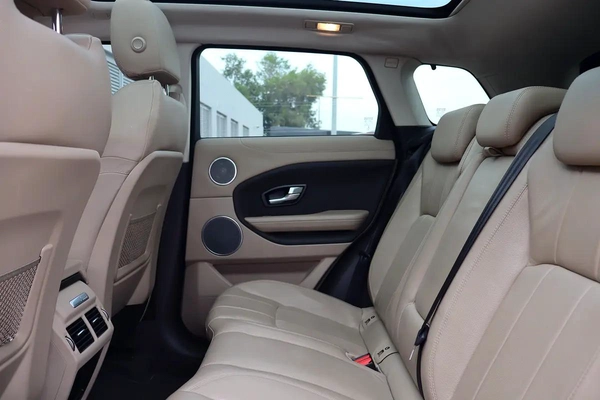 Land Rover Range Rover Velar P250 SE - Model 2019 - GCC Specs