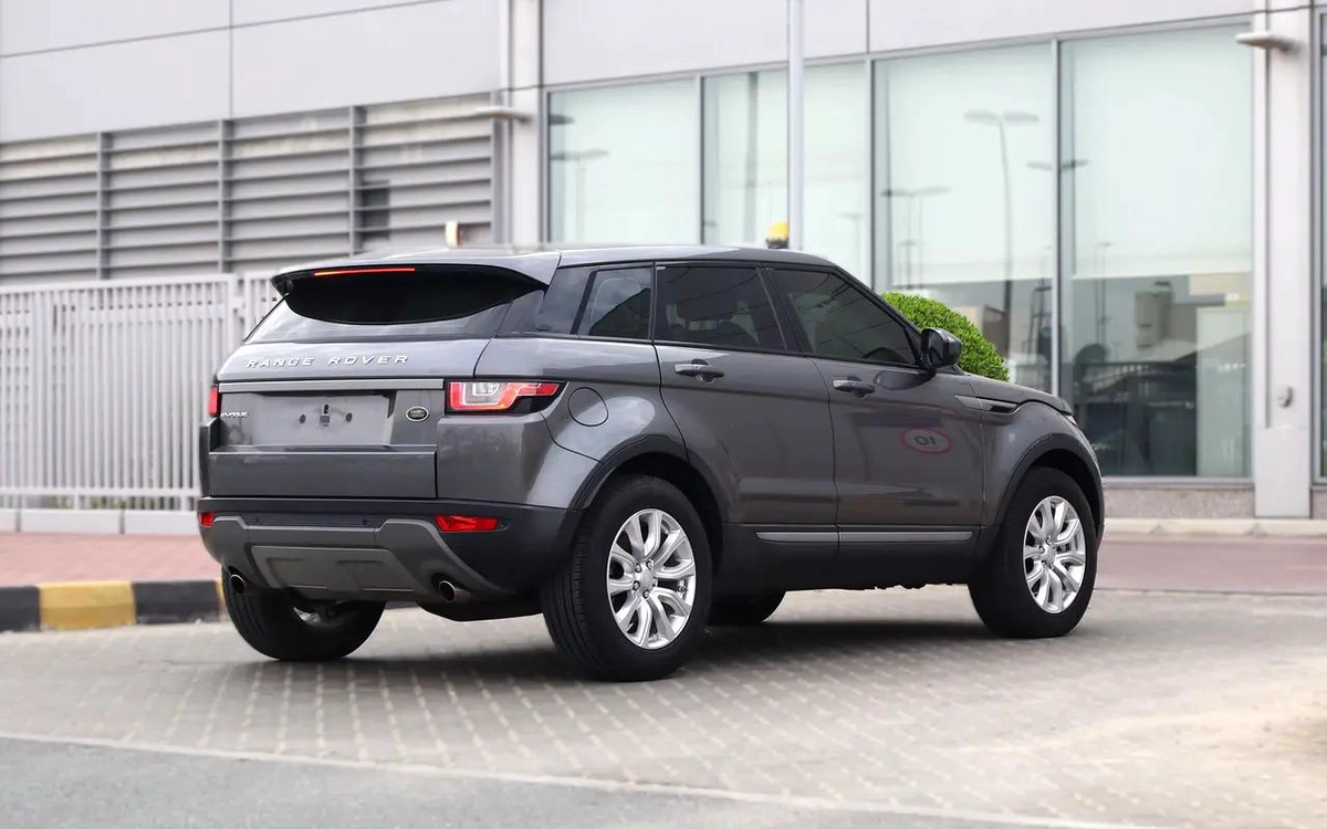 Land Rover Range Rover Velar P250 SE - Model 2019 - GCC Specs-5-5