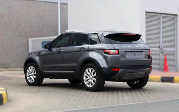 Land Rover Range Rover Velar P250 SE - Model 2019 - GCC Specs
