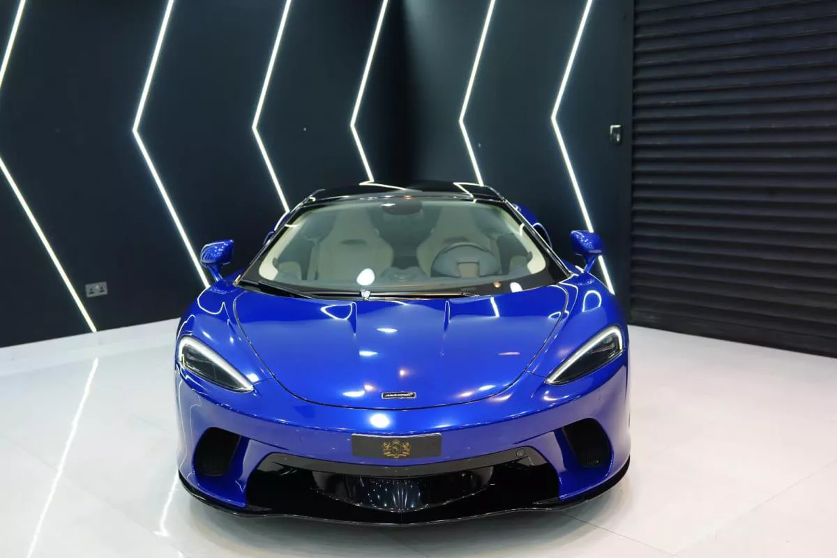 McLaren GT