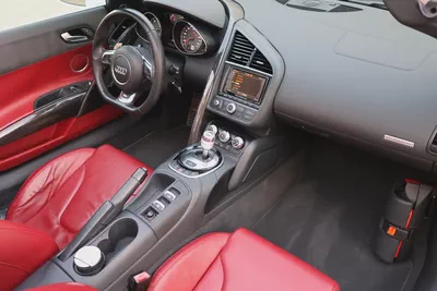 (2016) AUDI- R8 SPYDER -45000KM-GCC SPECS- PERFECT CONDITION-16