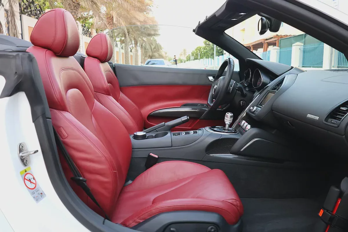 (2016) AUDI- R8 SPYDER -45000KM-GCC SPECS- PERFECT CONDITION-17-17