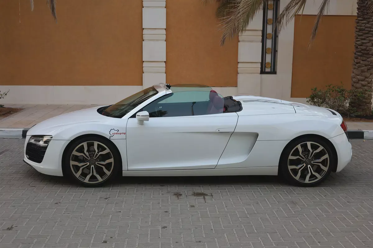 (2016) AUDI- R8 SPYDER -45000KM-GCC SPECS- PERFECT CONDITION-5-5