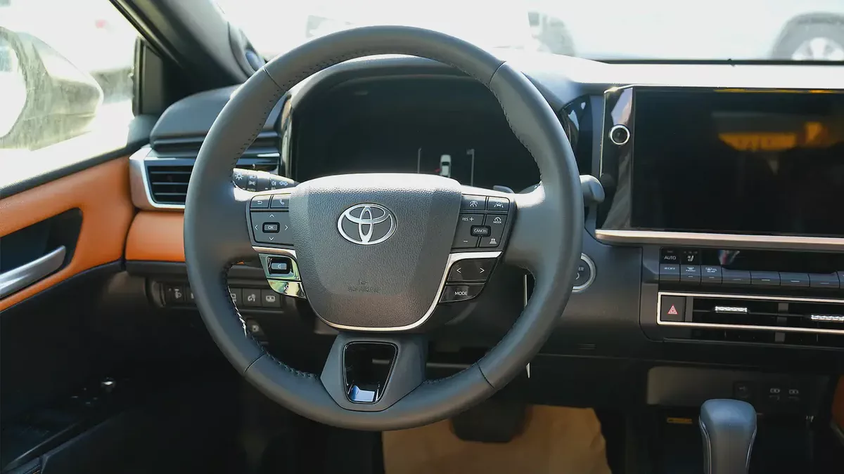 Toyota Camry 2025 Lumiere HYBRID GCC Spec-11-11