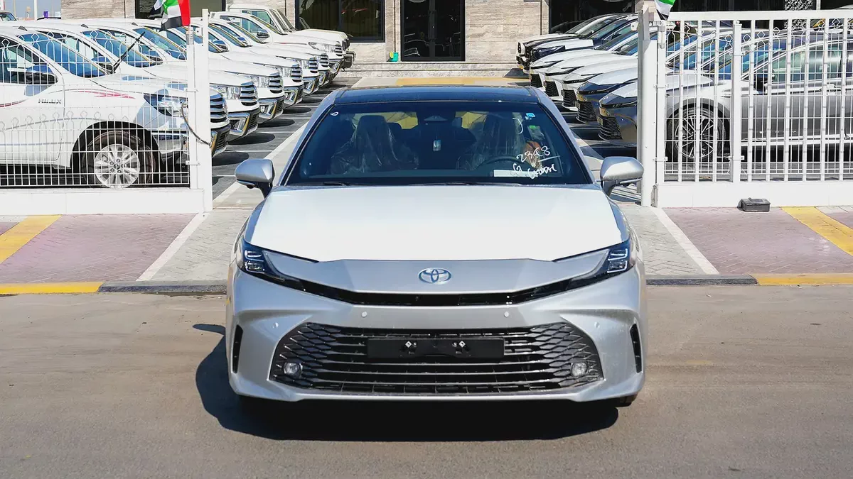 Toyota Camry 2025 Lumiere HYBRID GCC Spec