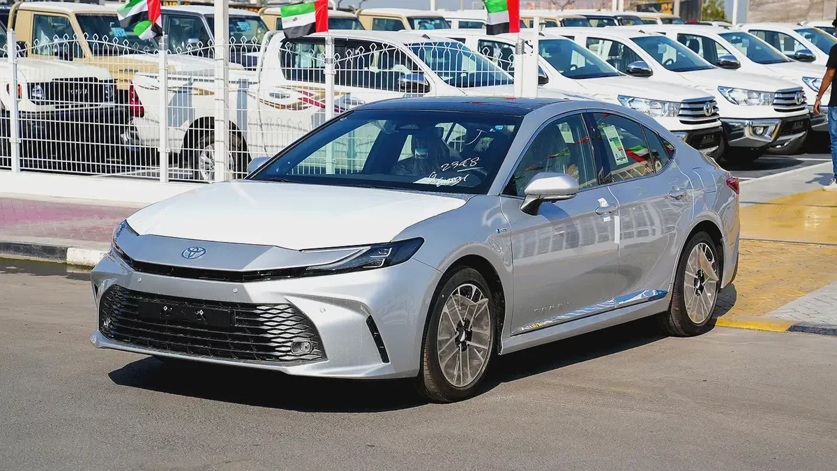 Toyota Camry 2025 Lumiere HYBRID GCC Spec-2-2